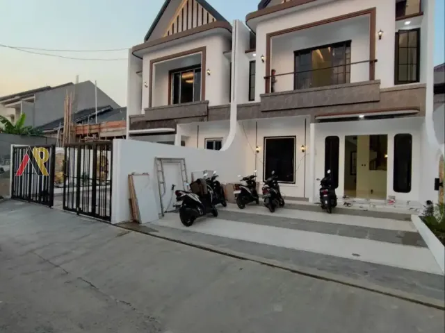 Rumah Dekat Perkantoran Arcadia