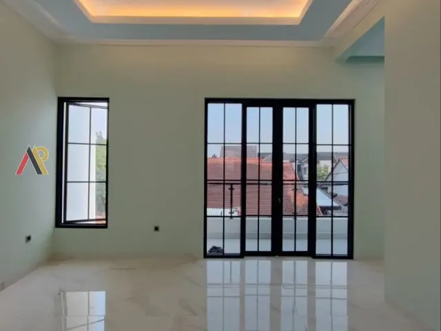 Rumah Dekat Perkantoran Arcadia