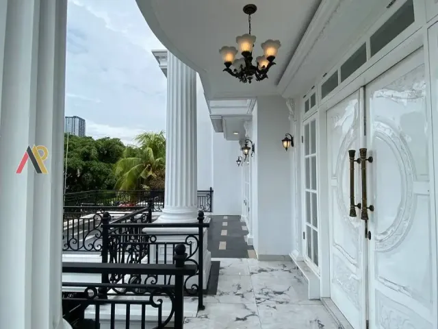 Rumah Dekat High Scope