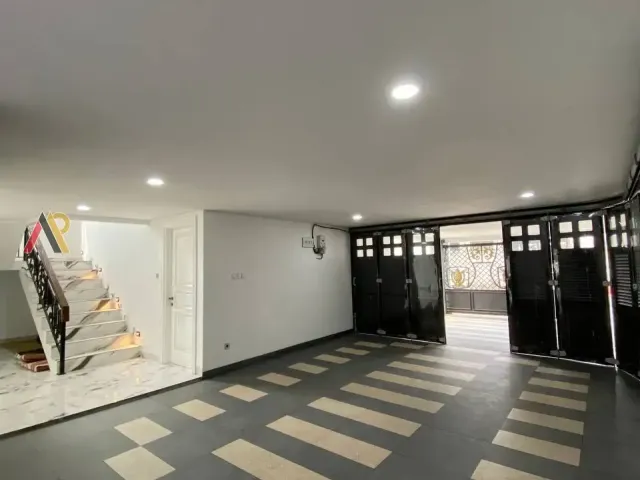 Rumah Dekat High Scope