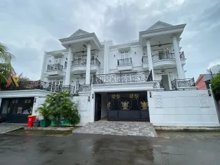 Rumah Dekat High Scope