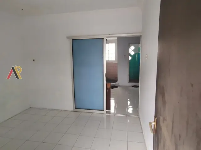 Rumah Second Terawat Komplek