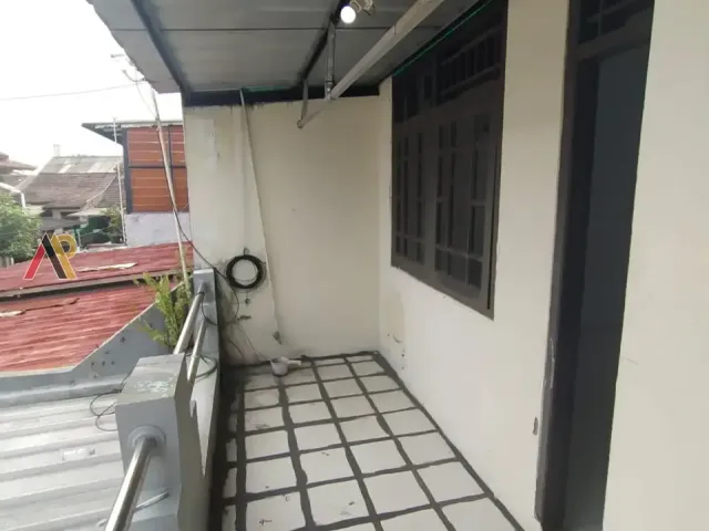 Rumah Second Terawat Komplek