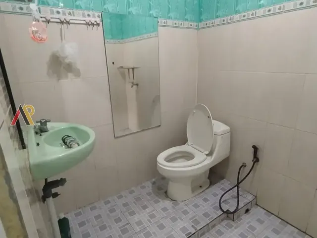 Rumah Second Terawat Komplek