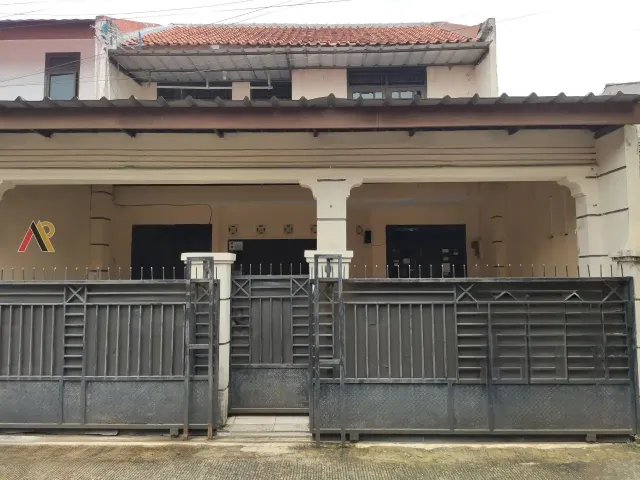 Rumah Second Terawat Komplek