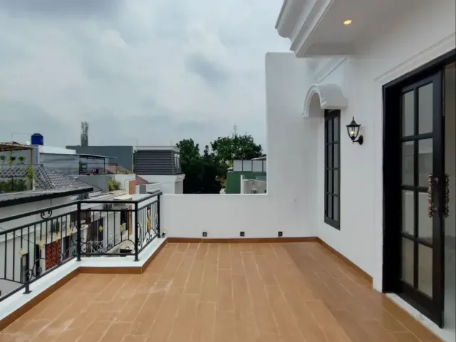 Rumah Stasiun Lenteng Agung