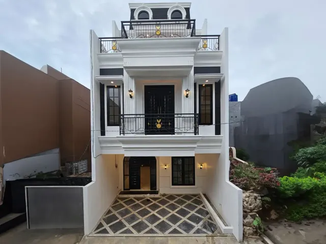 Rumah Stasiun Lenteng Agung