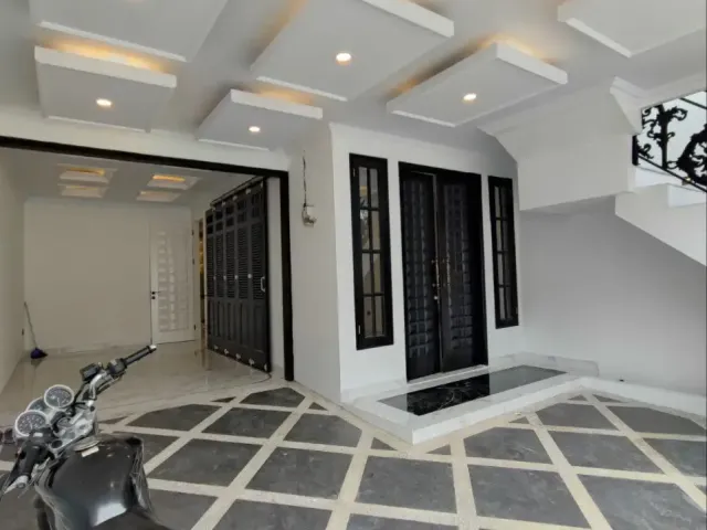 Rumah Akses Utama Dekat