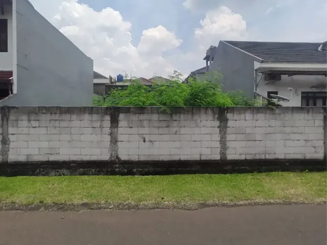 Tanah Dalam Komplek Besar