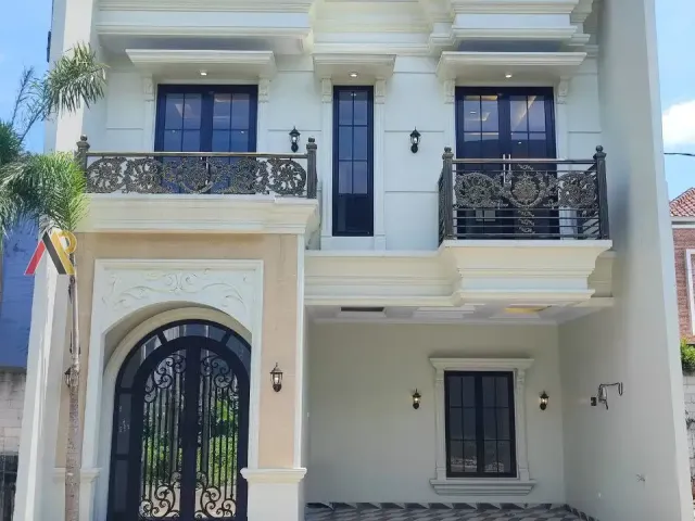 Rumah Classic Dekat Tol