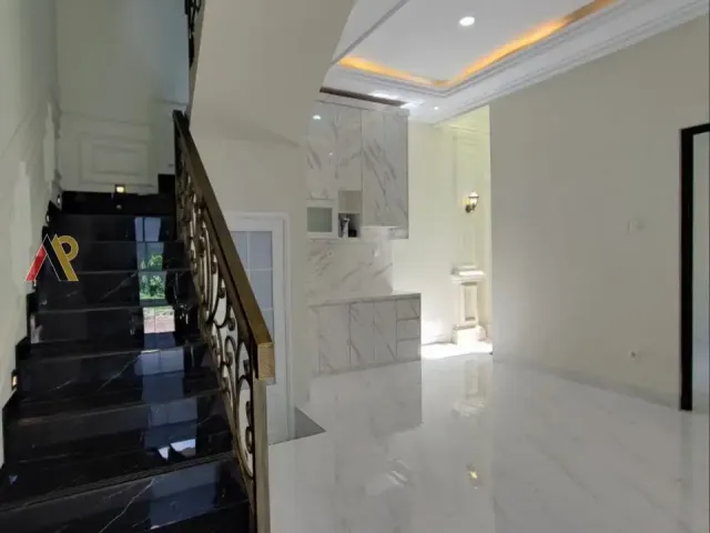 Rumah Classic Dekat Tol