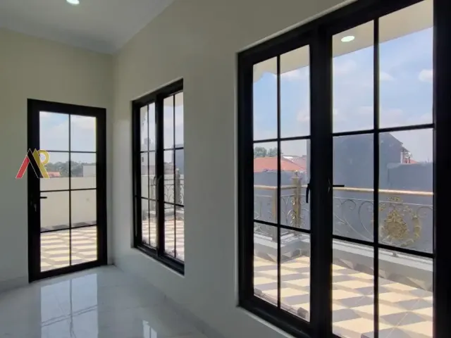 Rumah Classic Dekat Tol