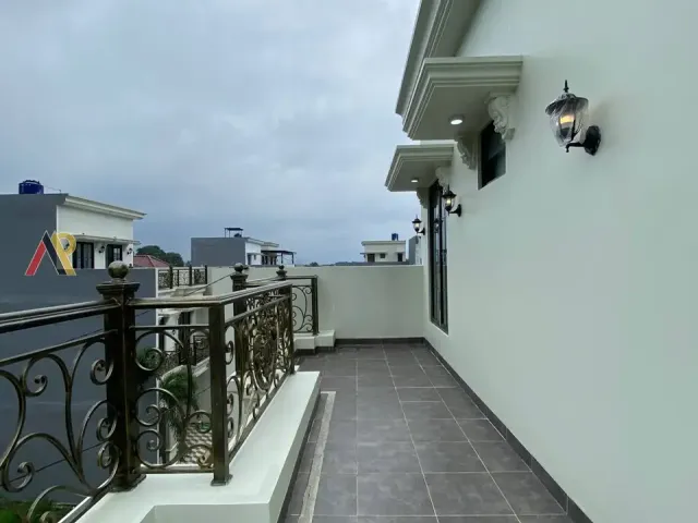 Rumah Classic Dekat Tol