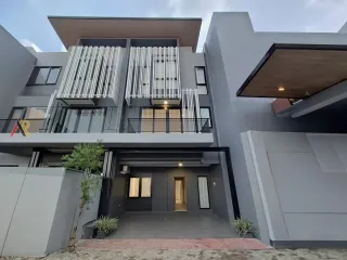 Rumah Akses Jalan Utama