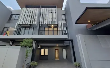 Rumah Akses Jalan Utama